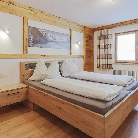 Apartment Igl Hof 1 *